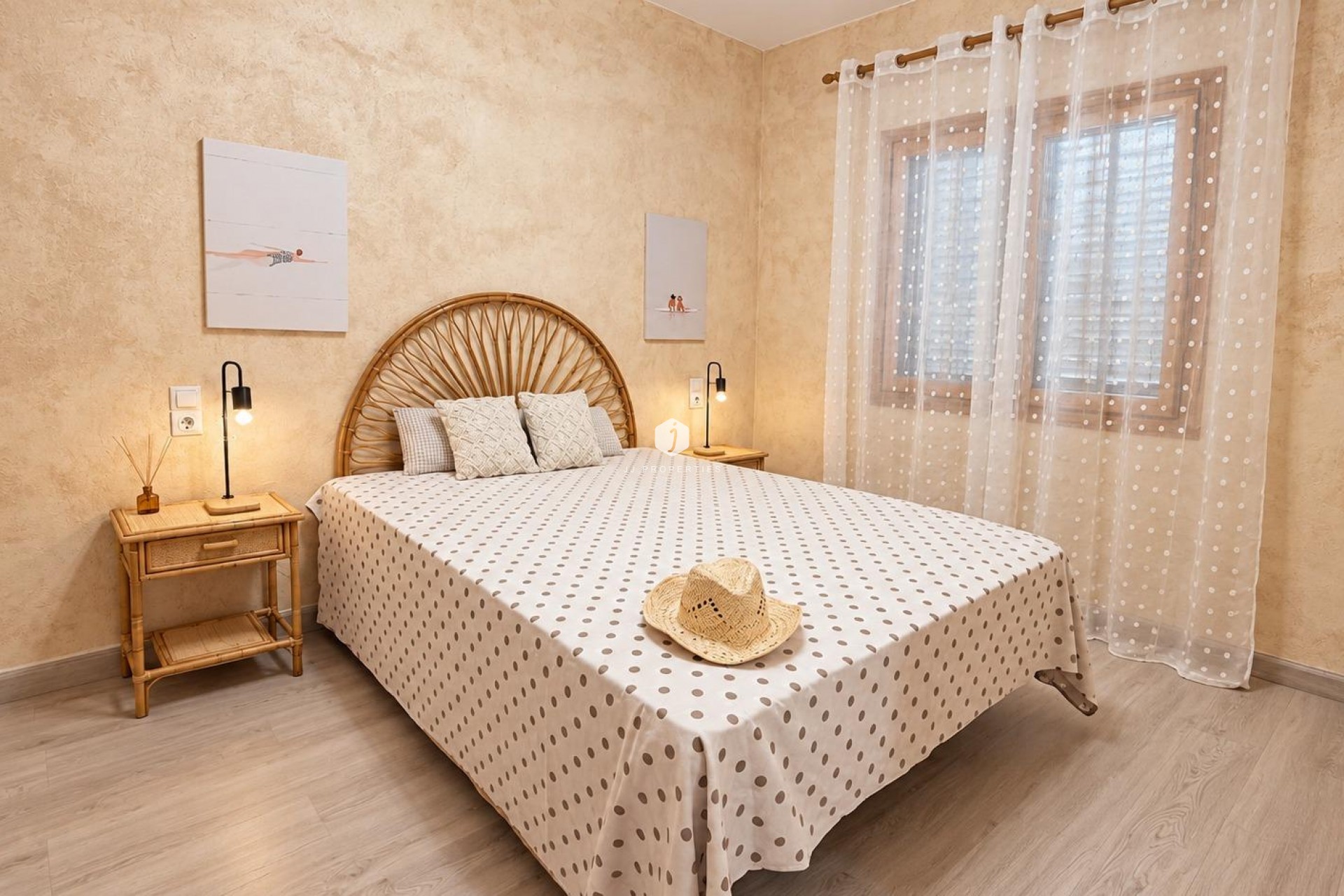 Resale - Apartment / flat -
Torrevieja - Playa de los Locos