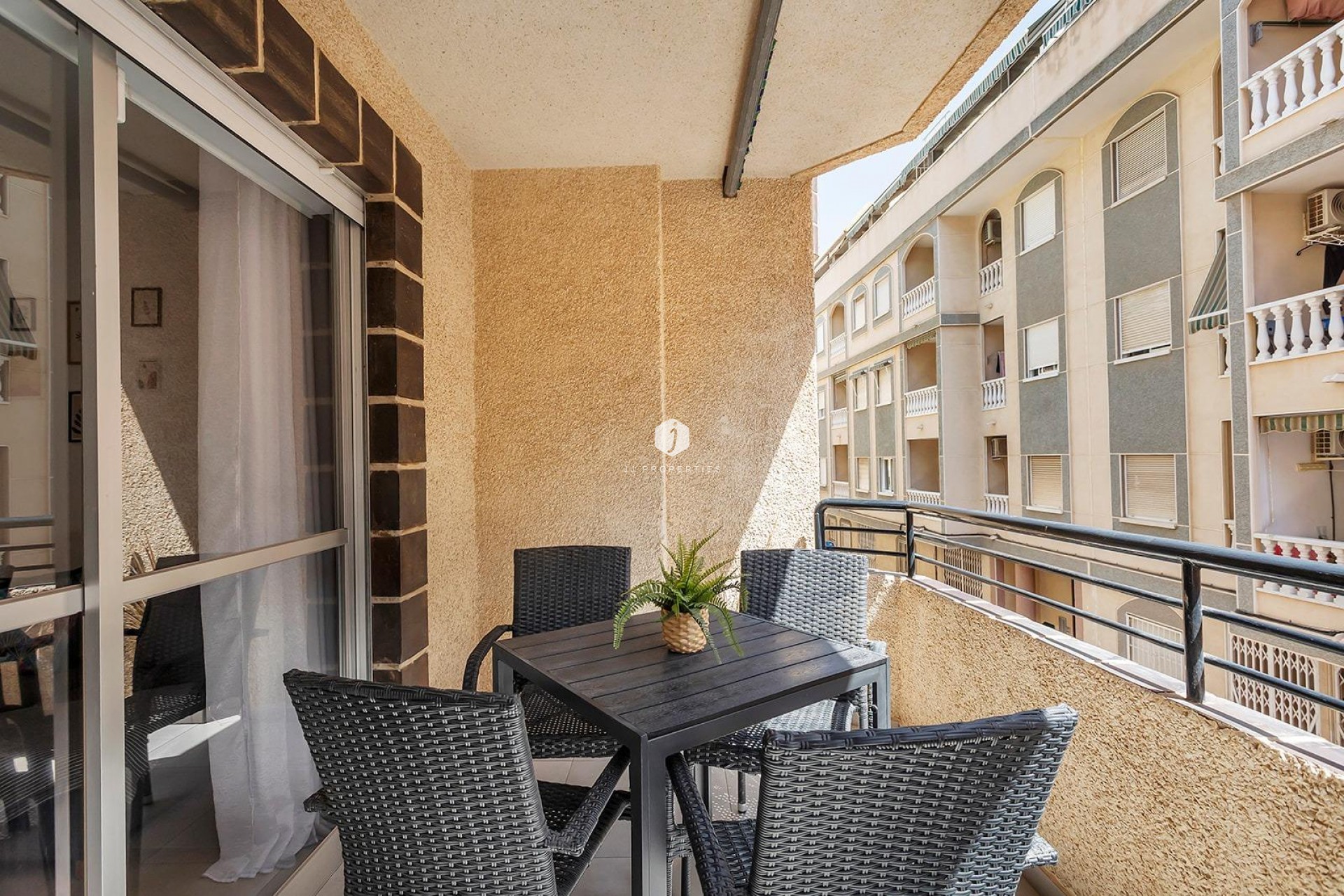 Resale - Apartment / flat -
Torrevieja - Playa de los Locos