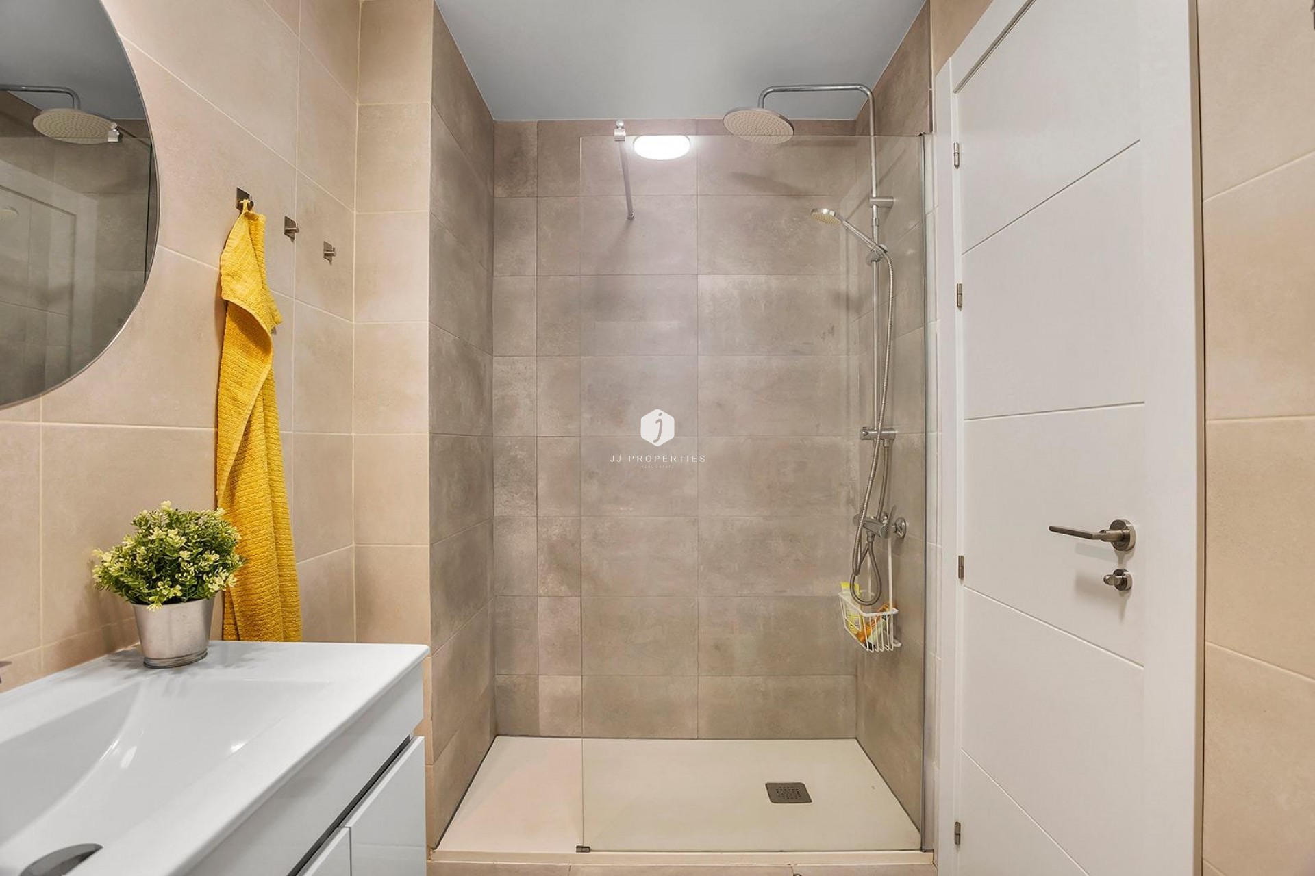 Resale - Apartment / flat -
Torrevieja - Playa de los Locos