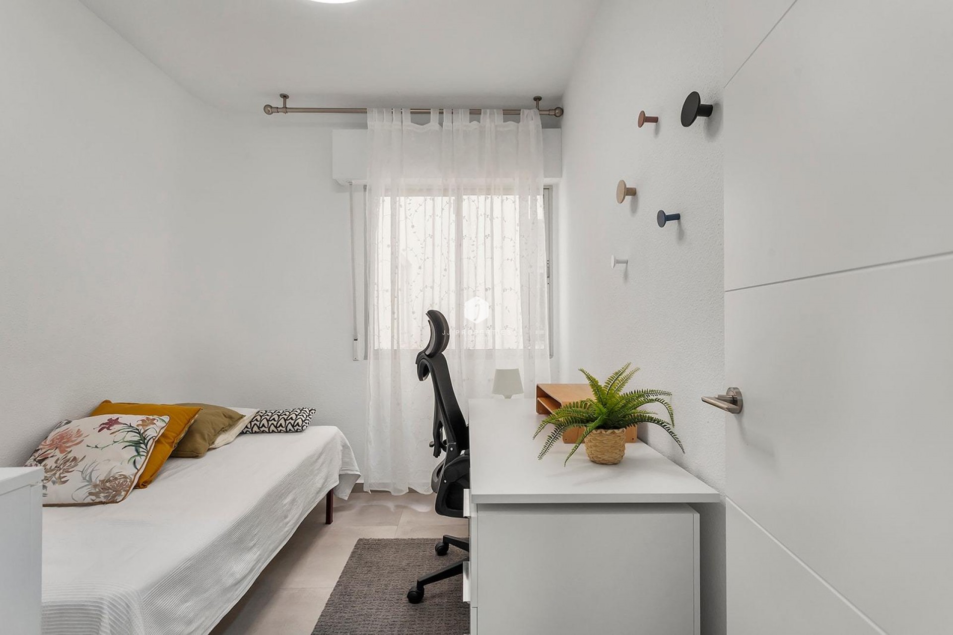Resale - Apartment / flat -
Torrevieja - Playa de los Locos