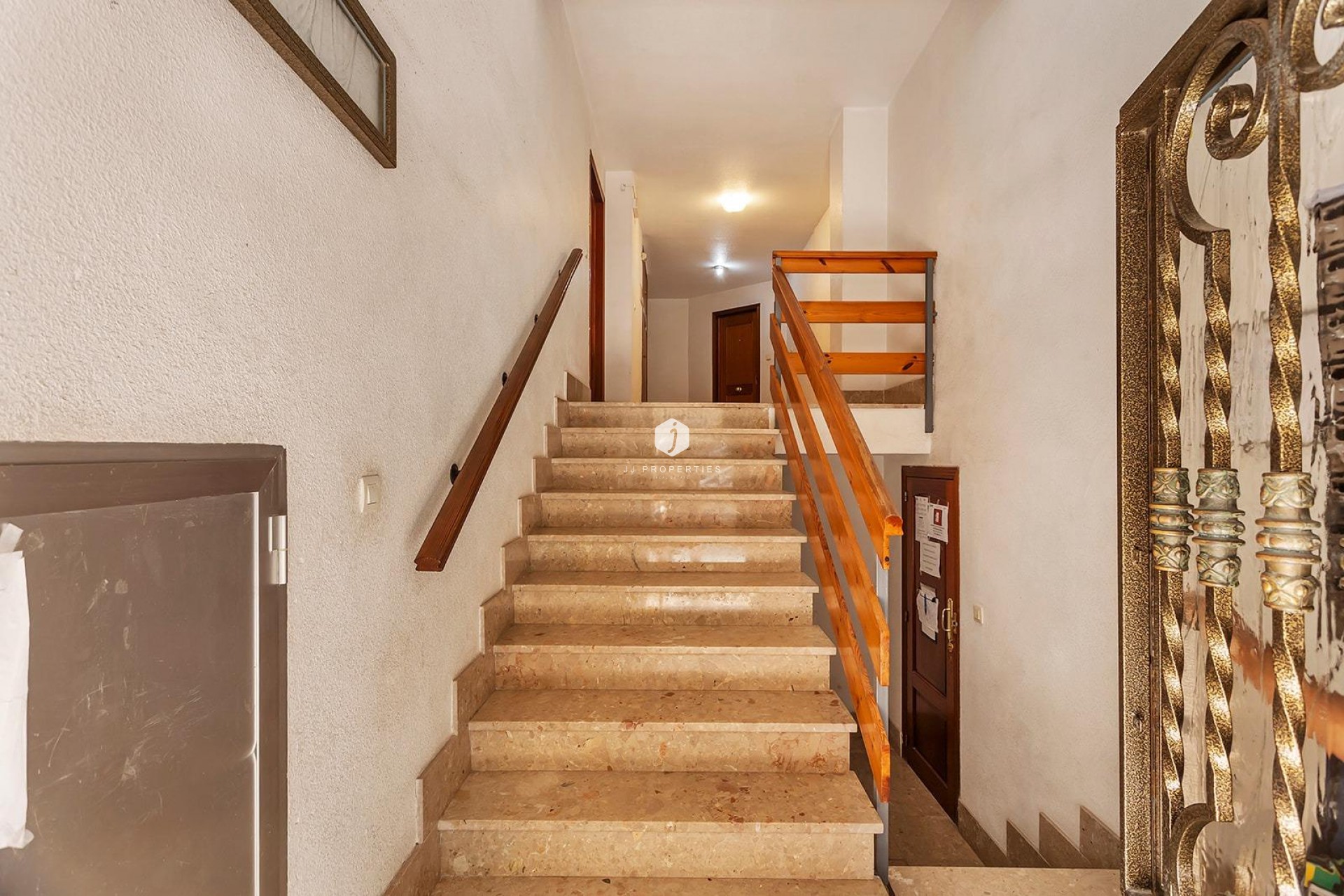 Resale - Apartment / flat -
Torrevieja - Playa de los Locos