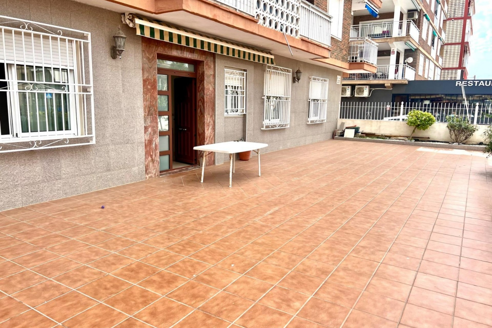 Resale - Apartment / flat -
Torrevieja - Playa de los Naufragos