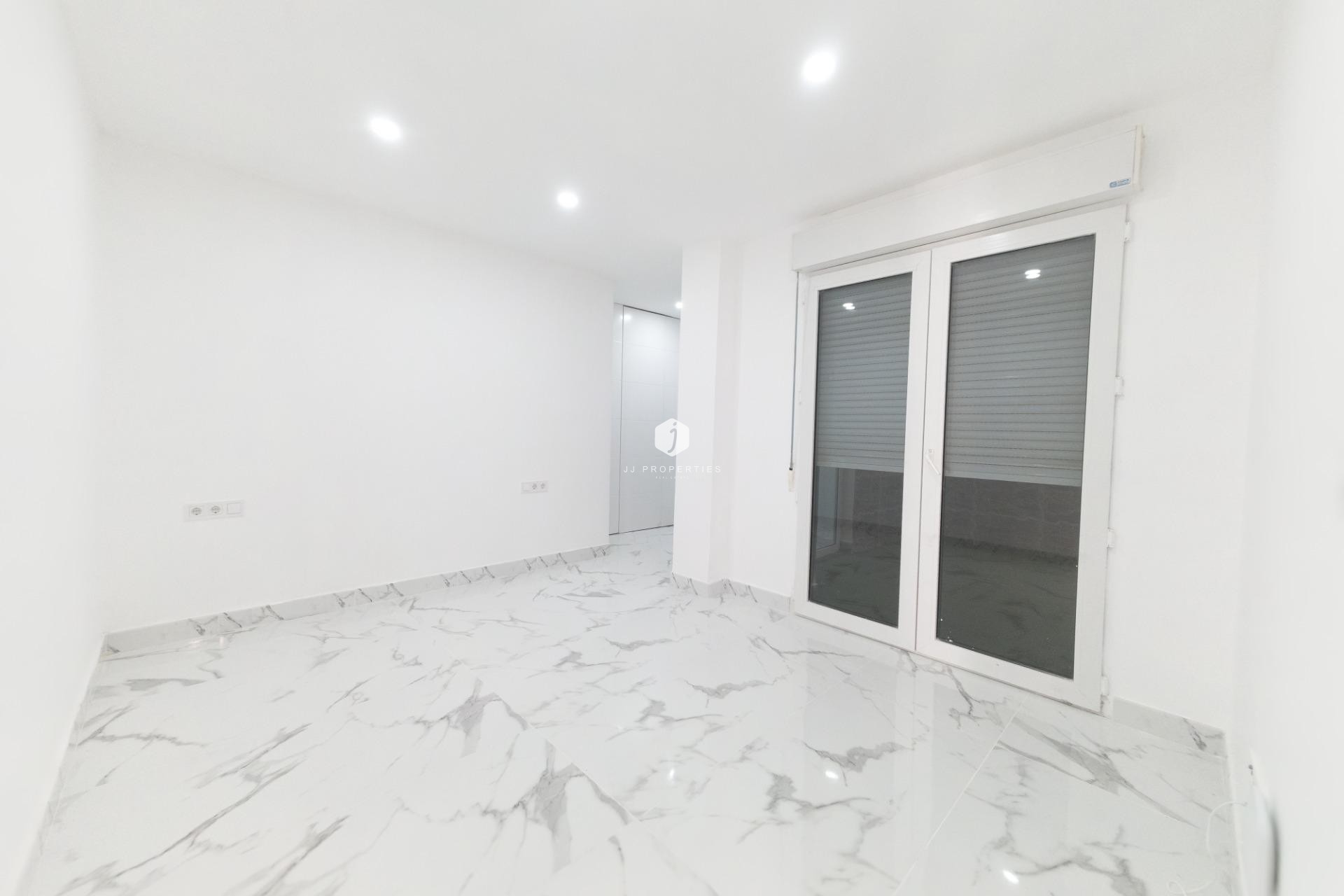 Resale - Apartment / flat -
Torrevieja - Playa de los Naufragos