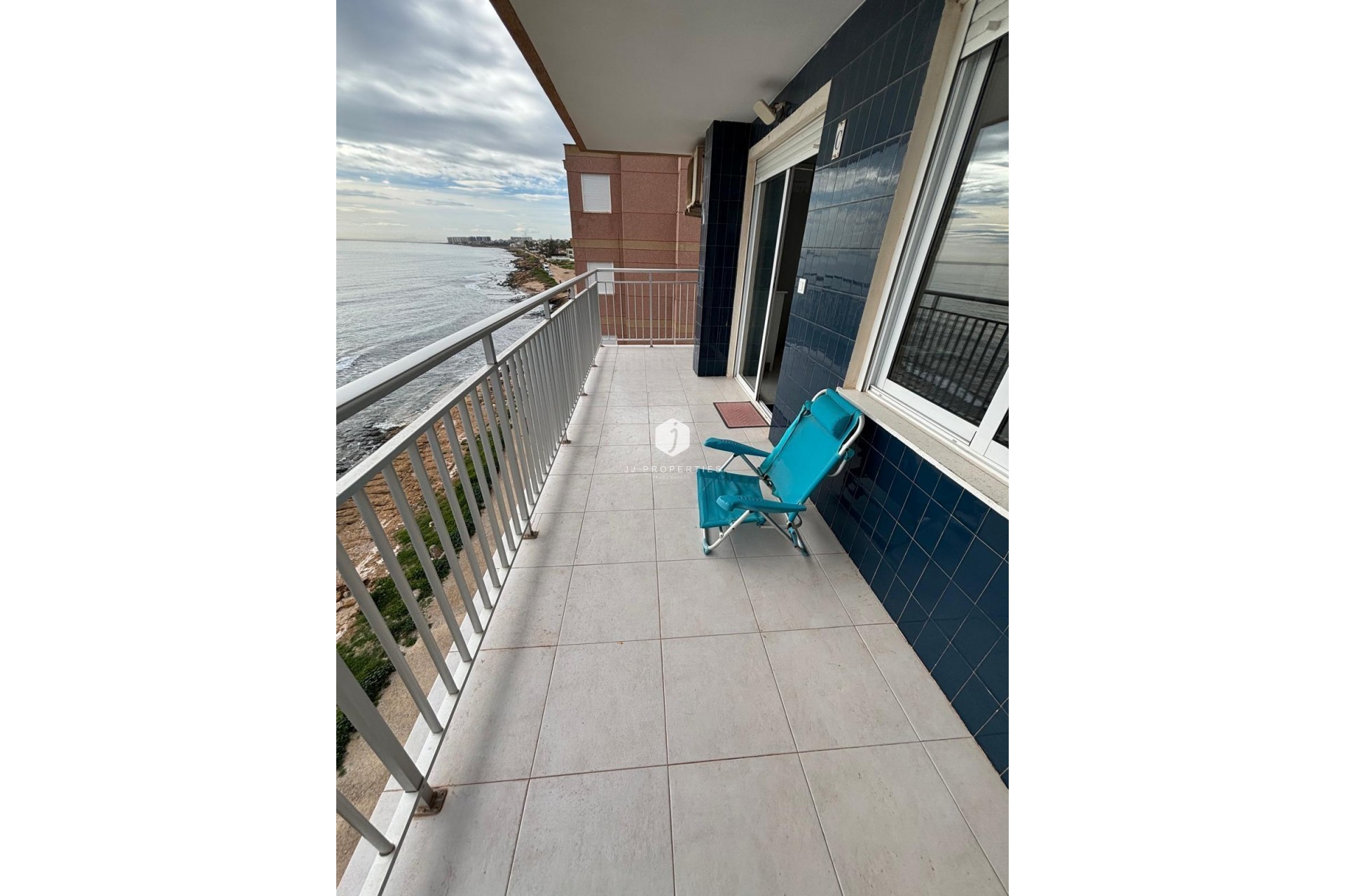 Resale - Apartment / flat -
Torrevieja - Playa de los Naufragos