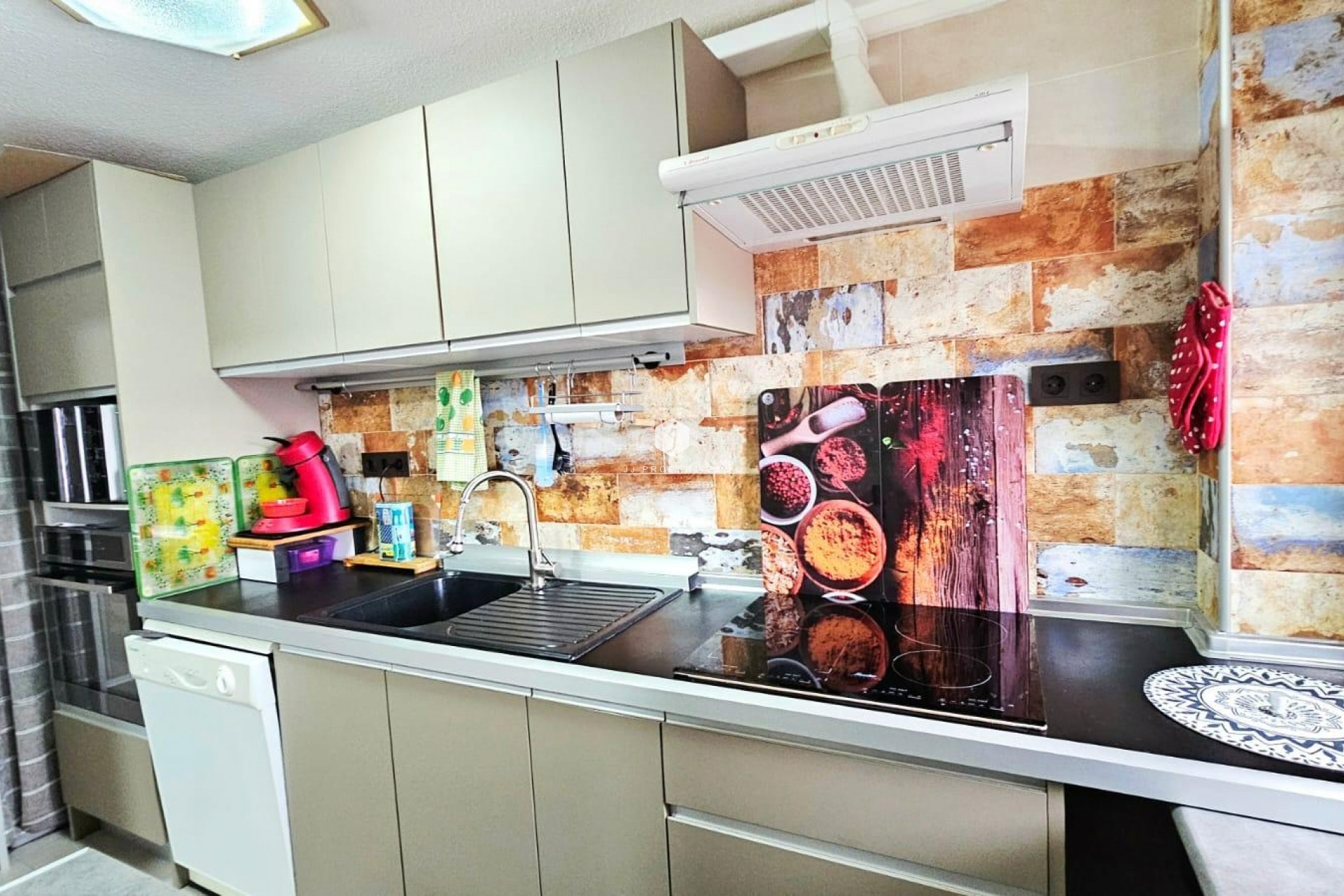 Resale - Apartment / flat -
Torrevieja - Playa de los Naufragos