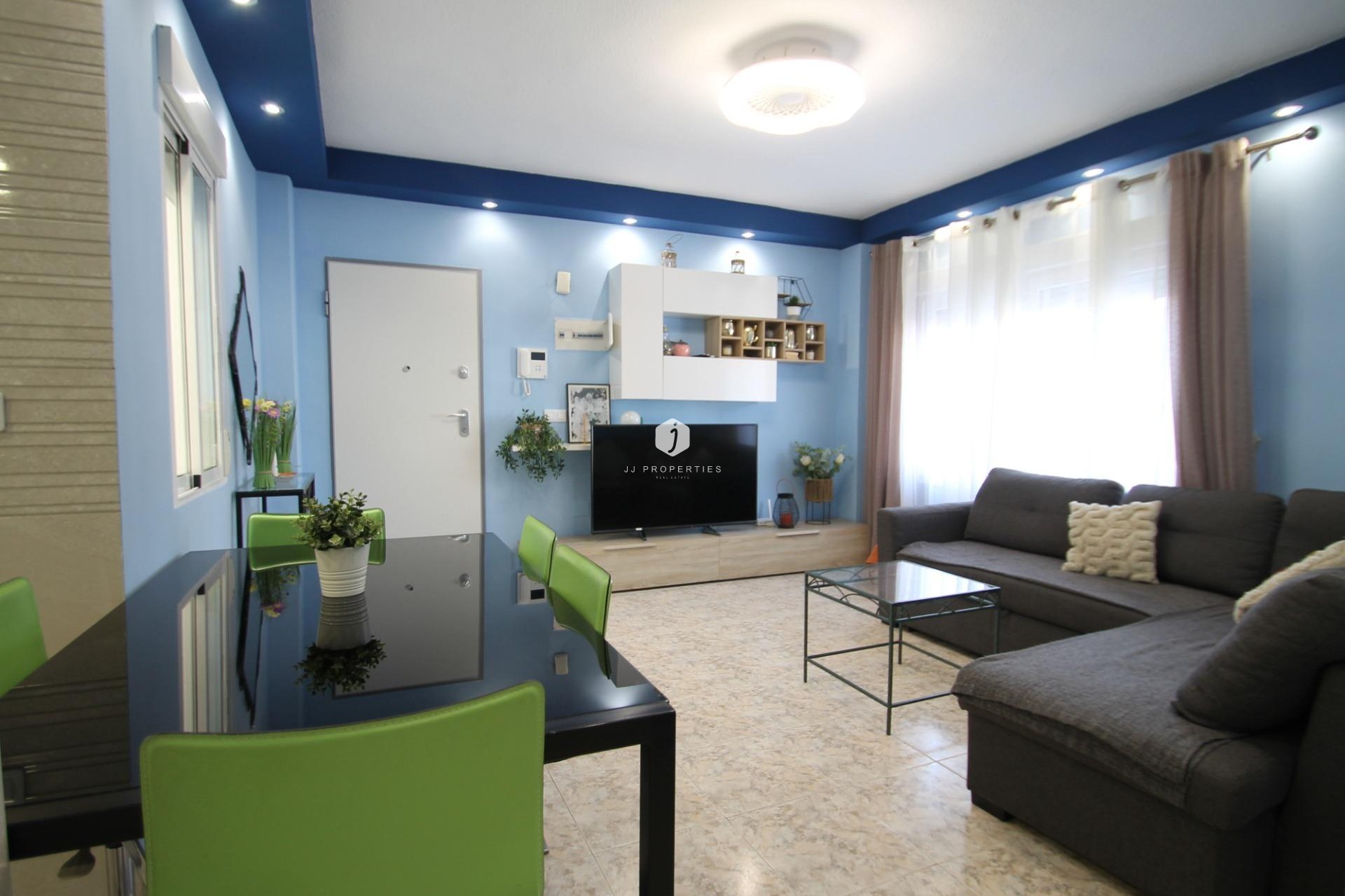 Resale - Apartment / flat -
Torrevieja - Playa de los Naufragos
