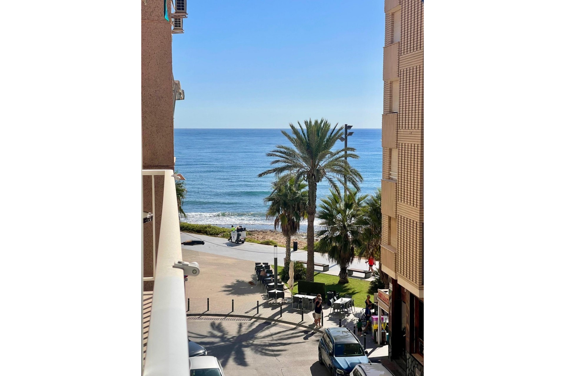 Resale - Apartment / flat -
Torrevieja - Playa del Cura