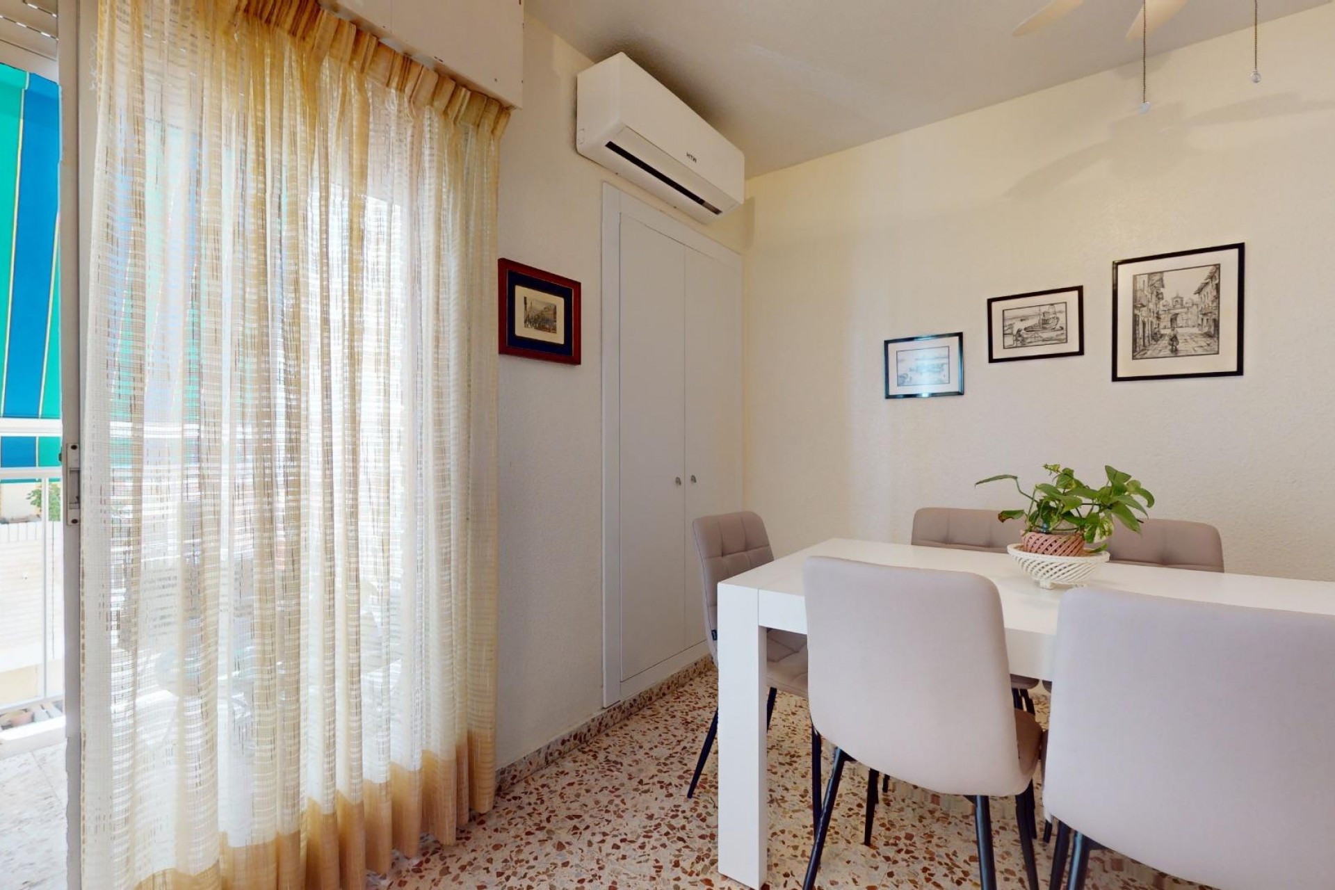 Resale - Apartment / flat -
Torrevieja - Playa del Cura