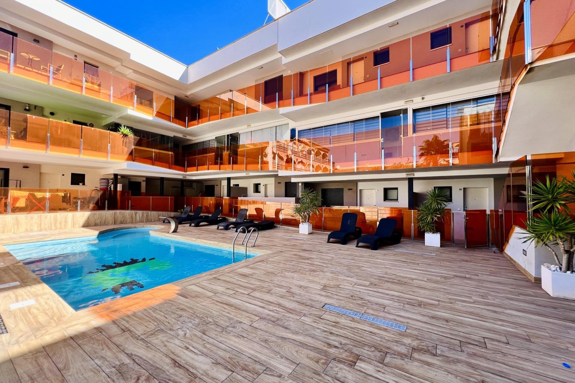 Resale - Apartment / flat -
Torrevieja - Playa del Cura