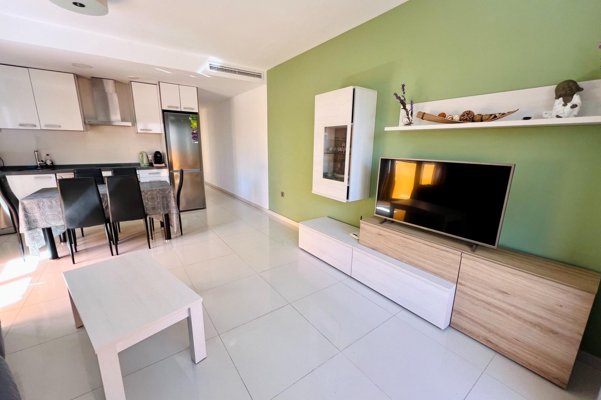 Resale - Apartment / flat -
Torrevieja - Playa del Cura