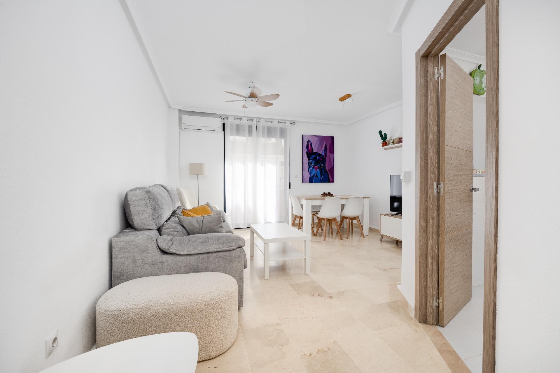 Resale - Apartment / flat -
Torrevieja - Playa del Cura