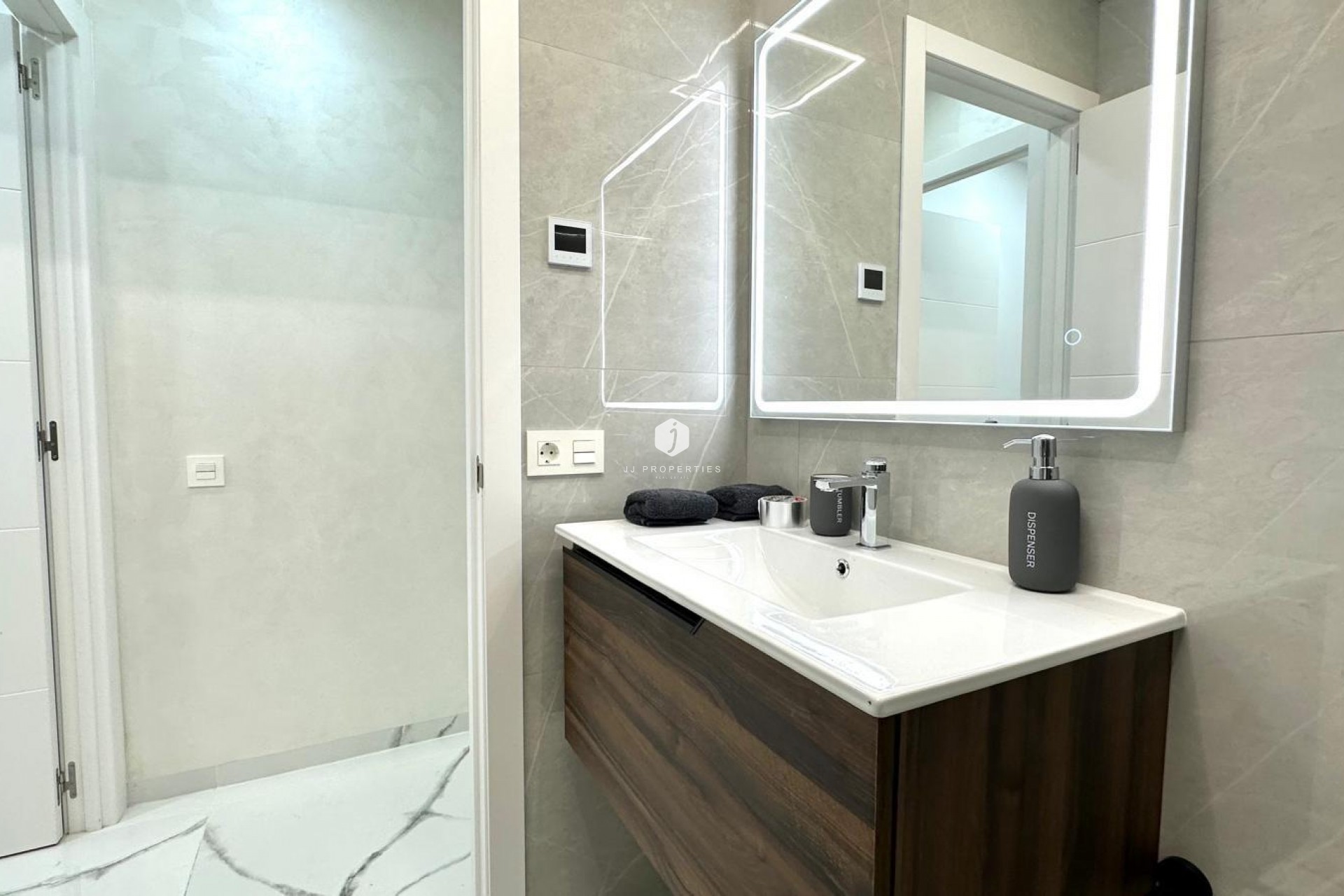 Resale - Apartment / flat -
Torrevieja - Playa del Cura