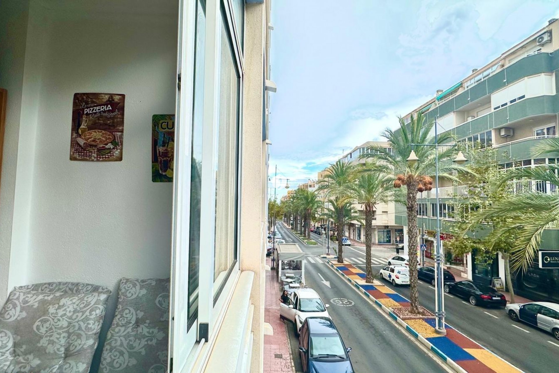 Resale - Apartment / flat -
Torrevieja - Playa del Cura