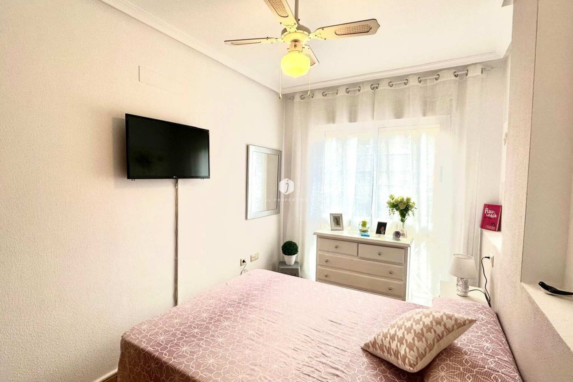 Resale - Apartment / flat -
Torrevieja - Playa del Cura