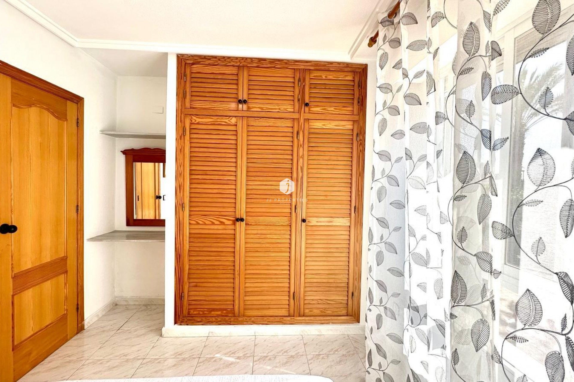 Resale - Apartment / flat -
Torrevieja - Playa del Cura