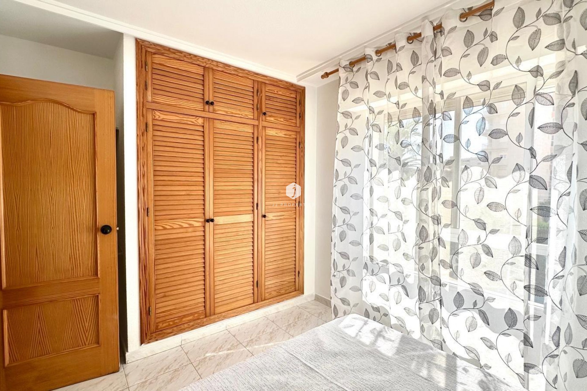 Resale - Apartment / flat -
Torrevieja - Playa del Cura