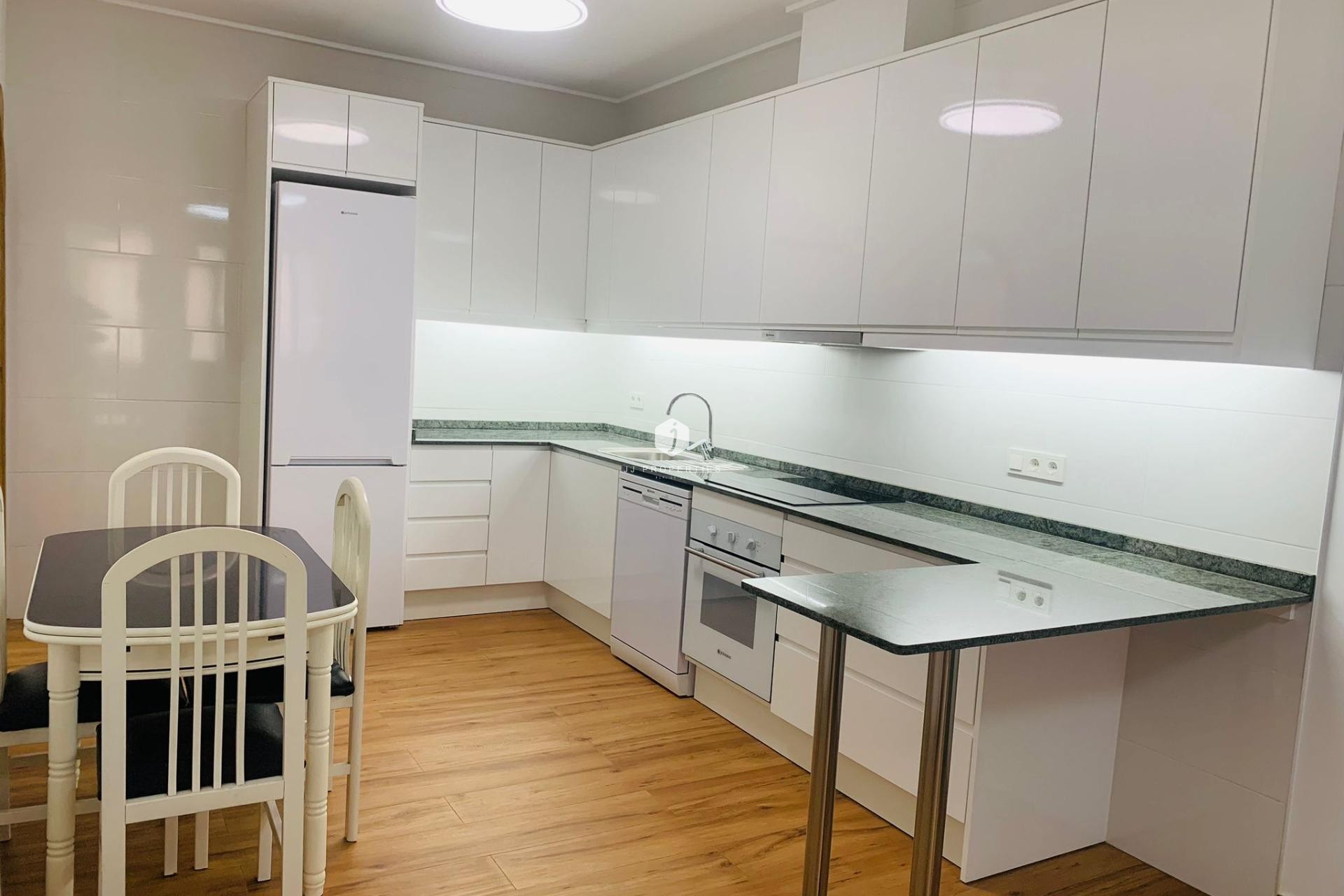 Resale - Apartment / flat -
Torrevieja - Playa del Cura