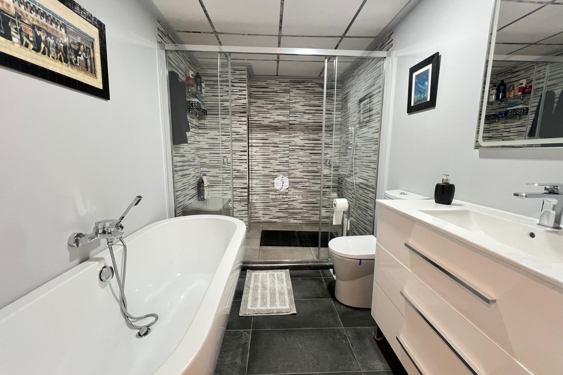 Resale - Apartment / flat -
Torrevieja - Playa del Cura