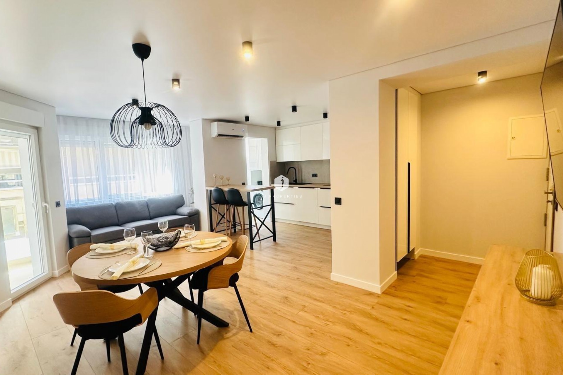 Resale - Apartment / flat -
Torrevieja - Playa del Cura