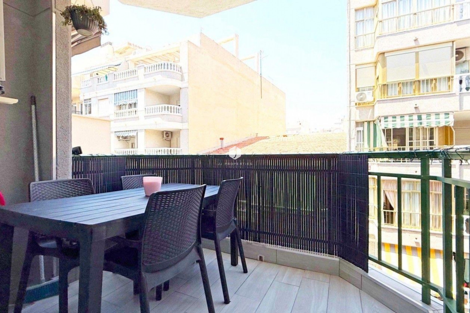 Resale - Apartment / flat -
Torrevieja - Playa del Cura