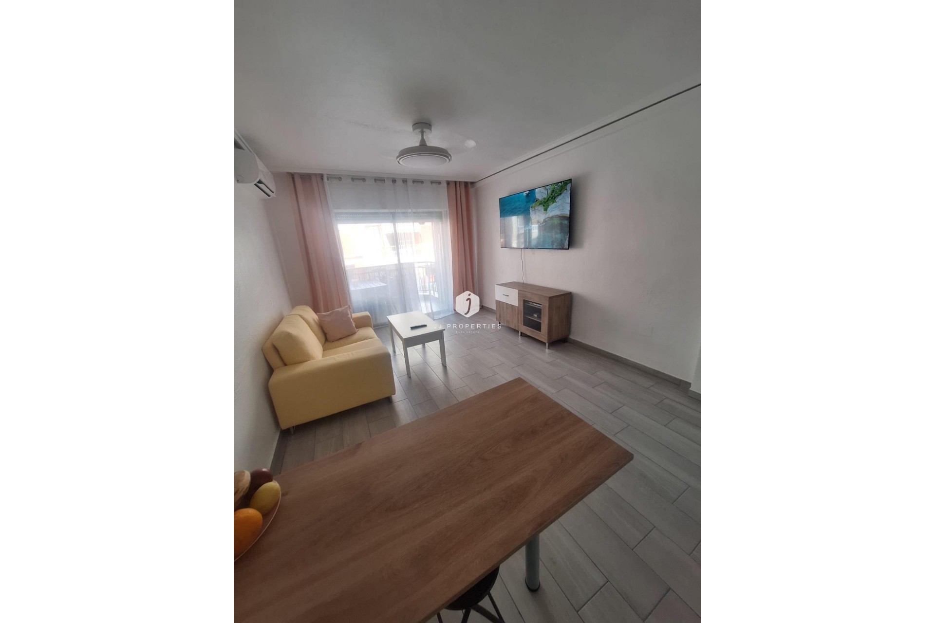 Resale - Apartment / flat -
Torrevieja - Playa del Cura