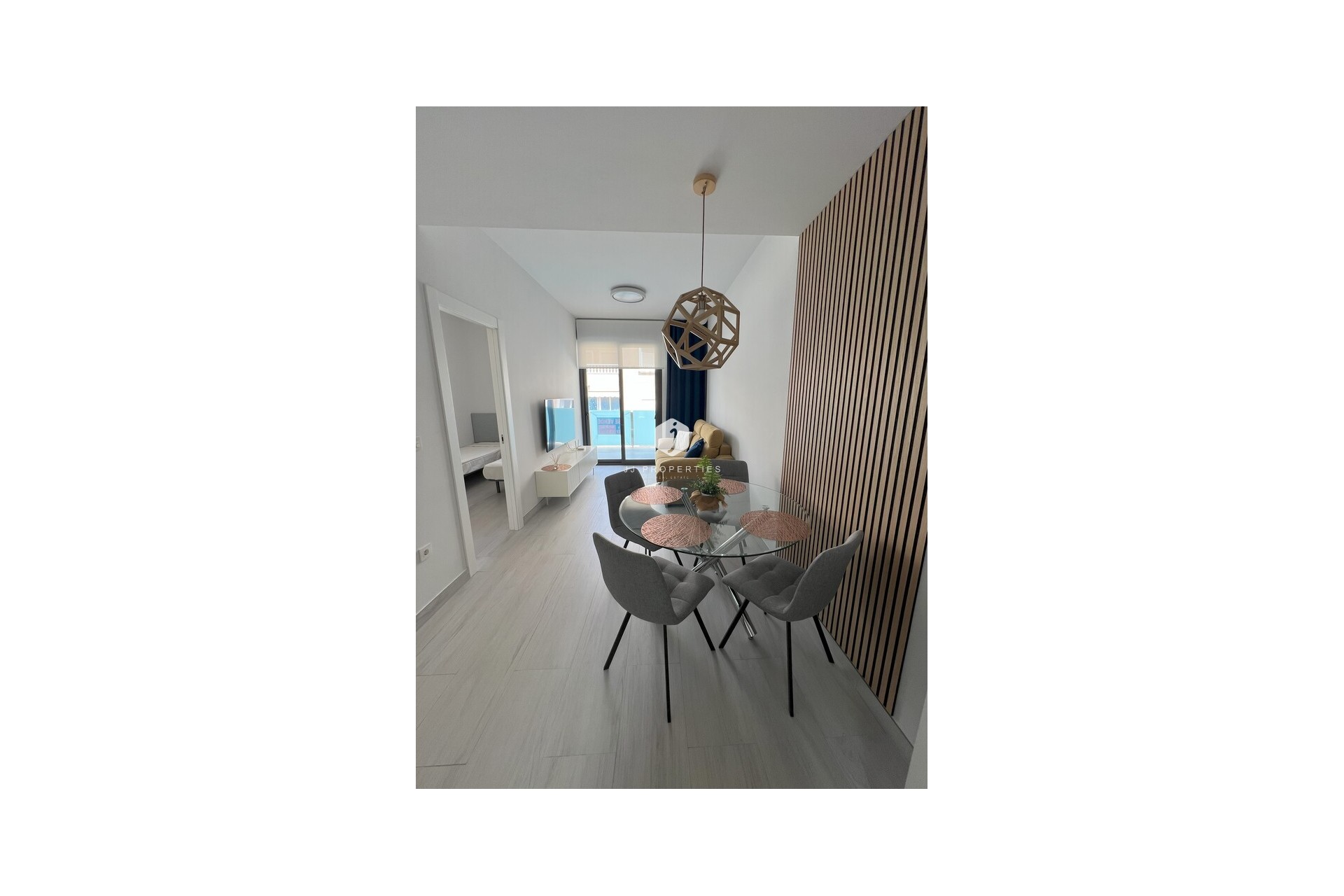 Resale - Apartment / flat -
Torrevieja - Playa del Cura