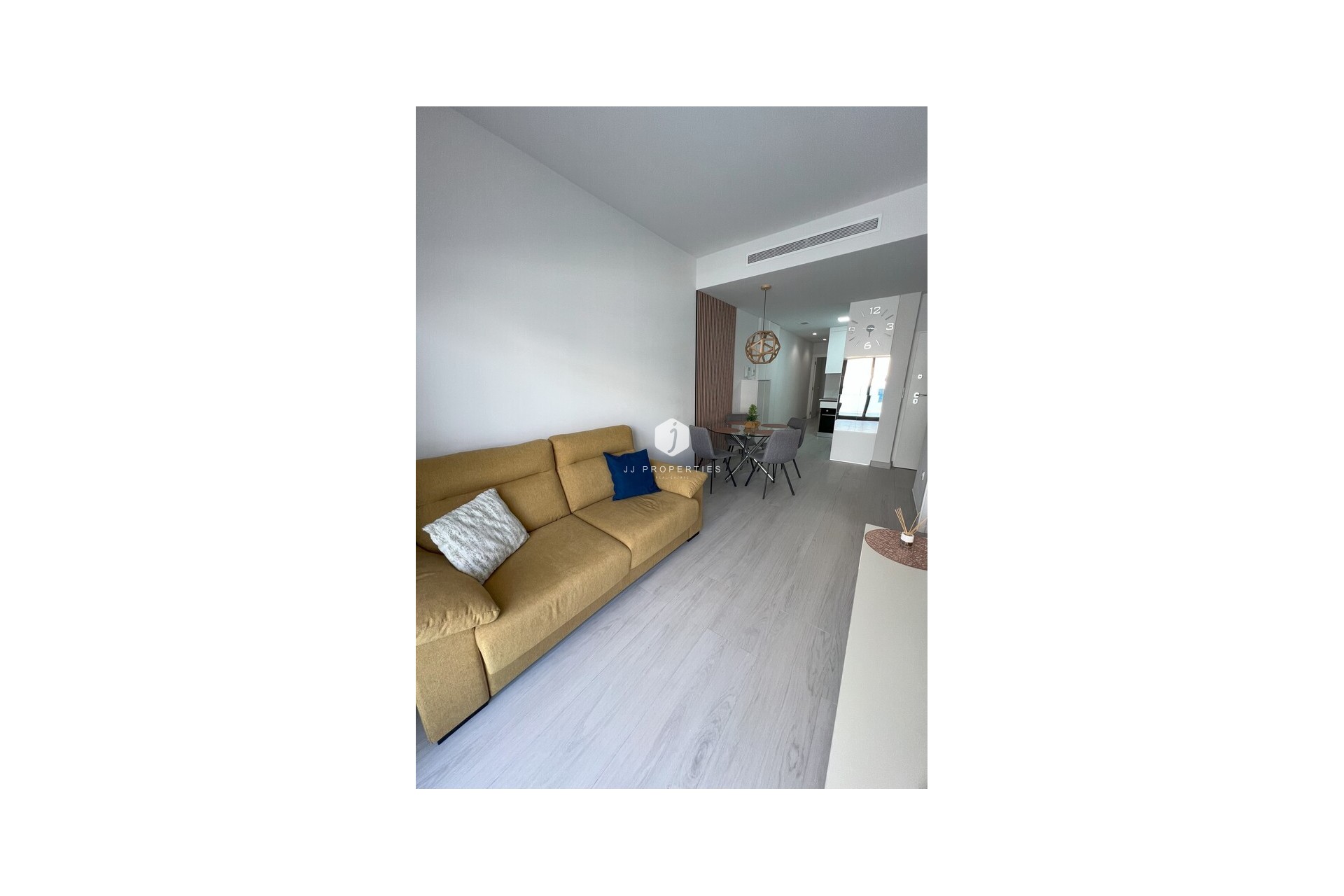 Resale - Apartment / flat -
Torrevieja - Playa del Cura