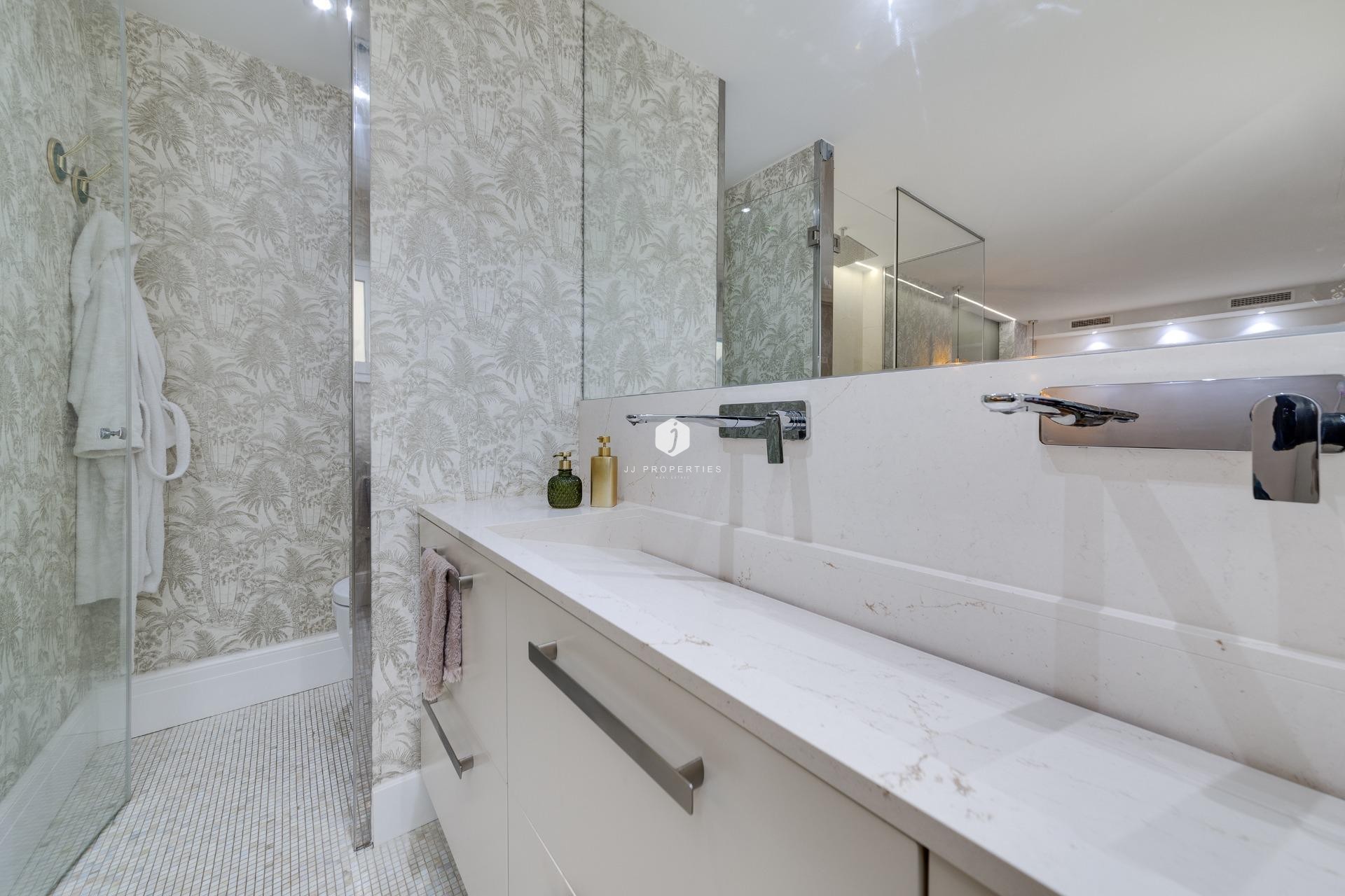 Resale - Apartment / flat -
Torrevieja - Playa del Cura