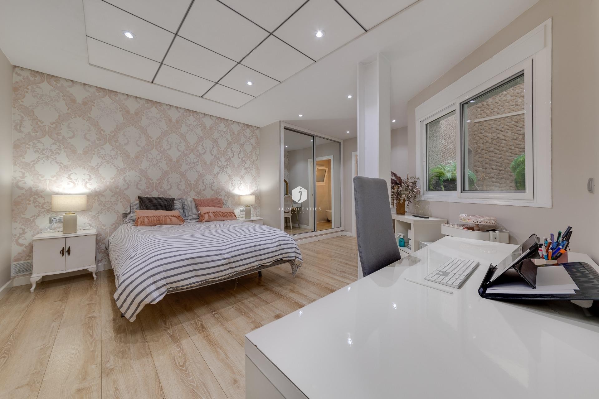 Resale - Apartment / flat -
Torrevieja - Playa del Cura