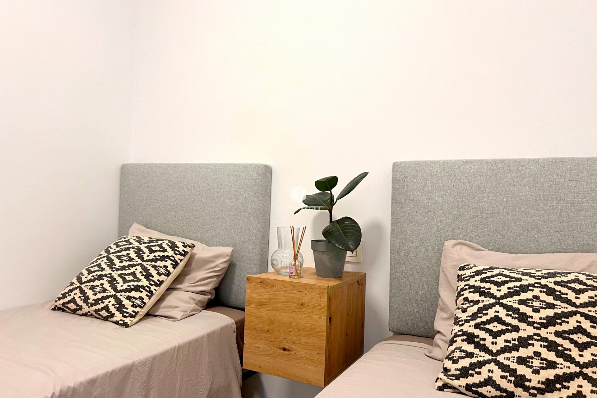 Resale - Apartment / flat -
Torrevieja - Playa del Cura