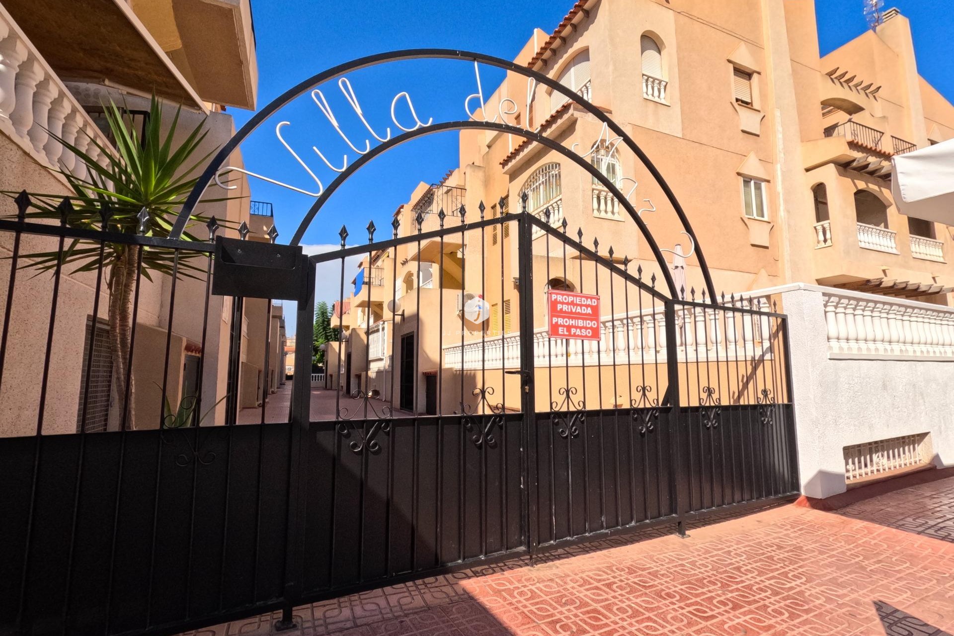 Resale - Apartment / flat -
Torrevieja - Playa del Cura