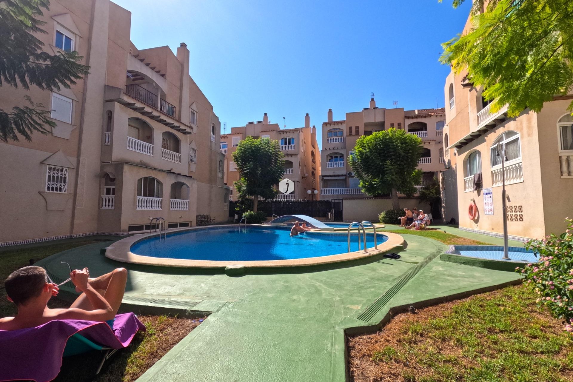 Resale - Apartment / flat -
Torrevieja - Playa del Cura