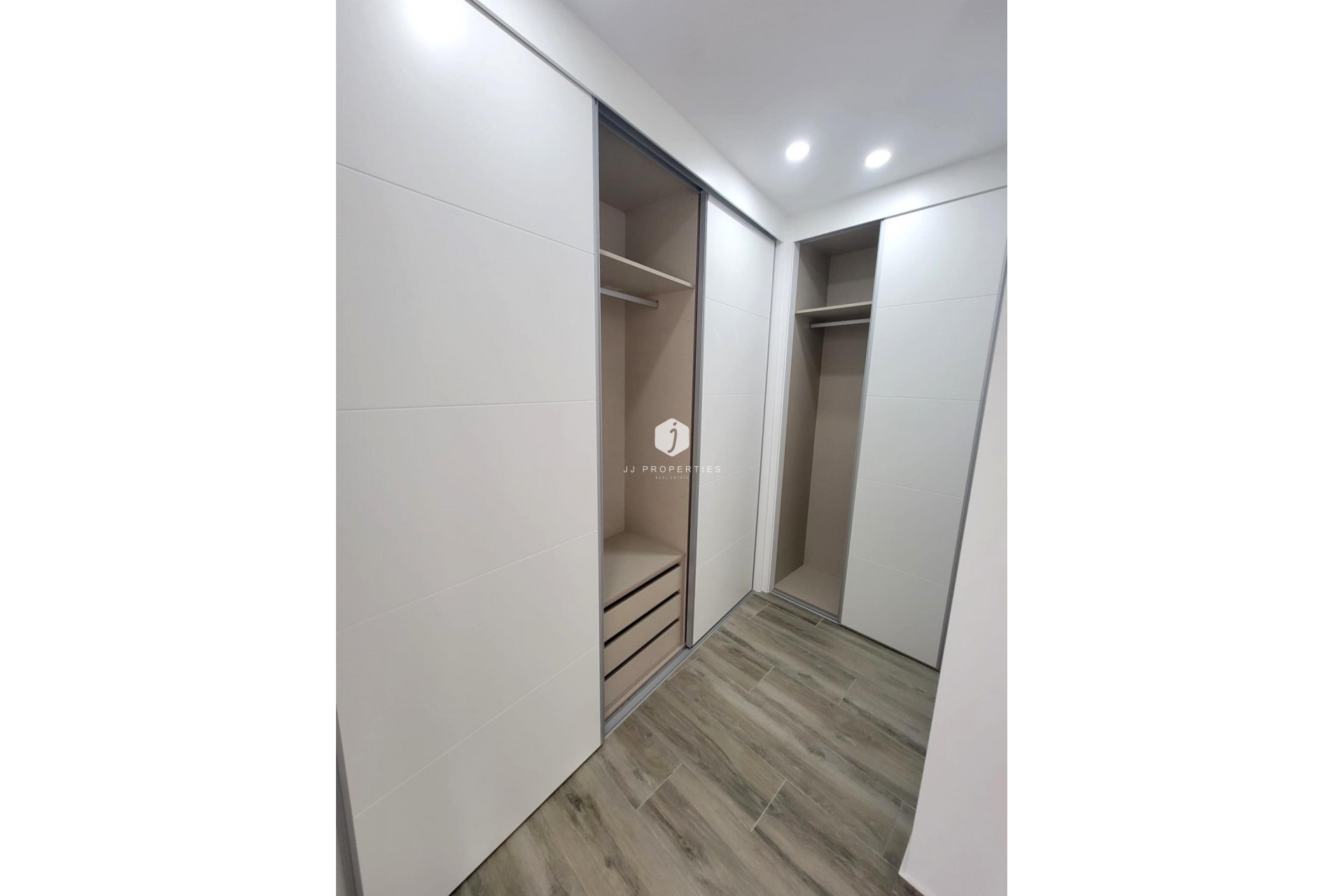 Resale - Apartment / flat -
Torrevieja - Playa del Cura