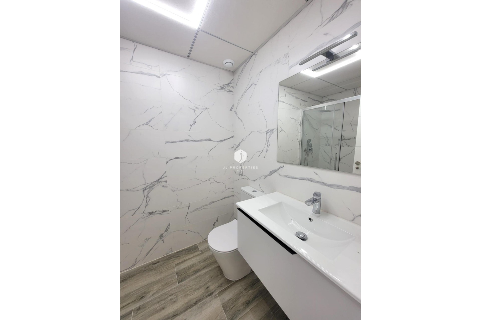 Resale - Apartment / flat -
Torrevieja - Playa del Cura