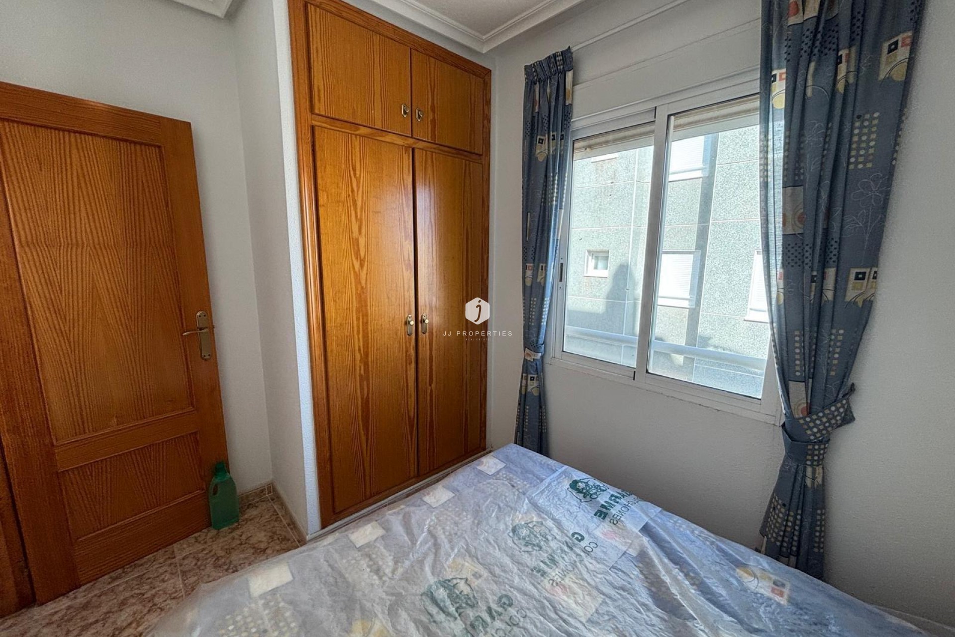 Resale - Apartment / flat -
Torrevieja - Playa del Cura