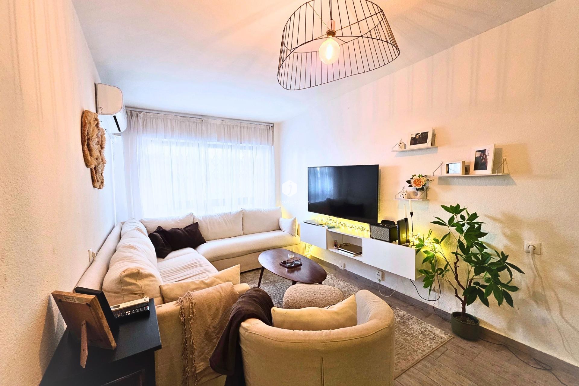 Resale - Apartment / flat -
Torrevieja - Playa del Cura