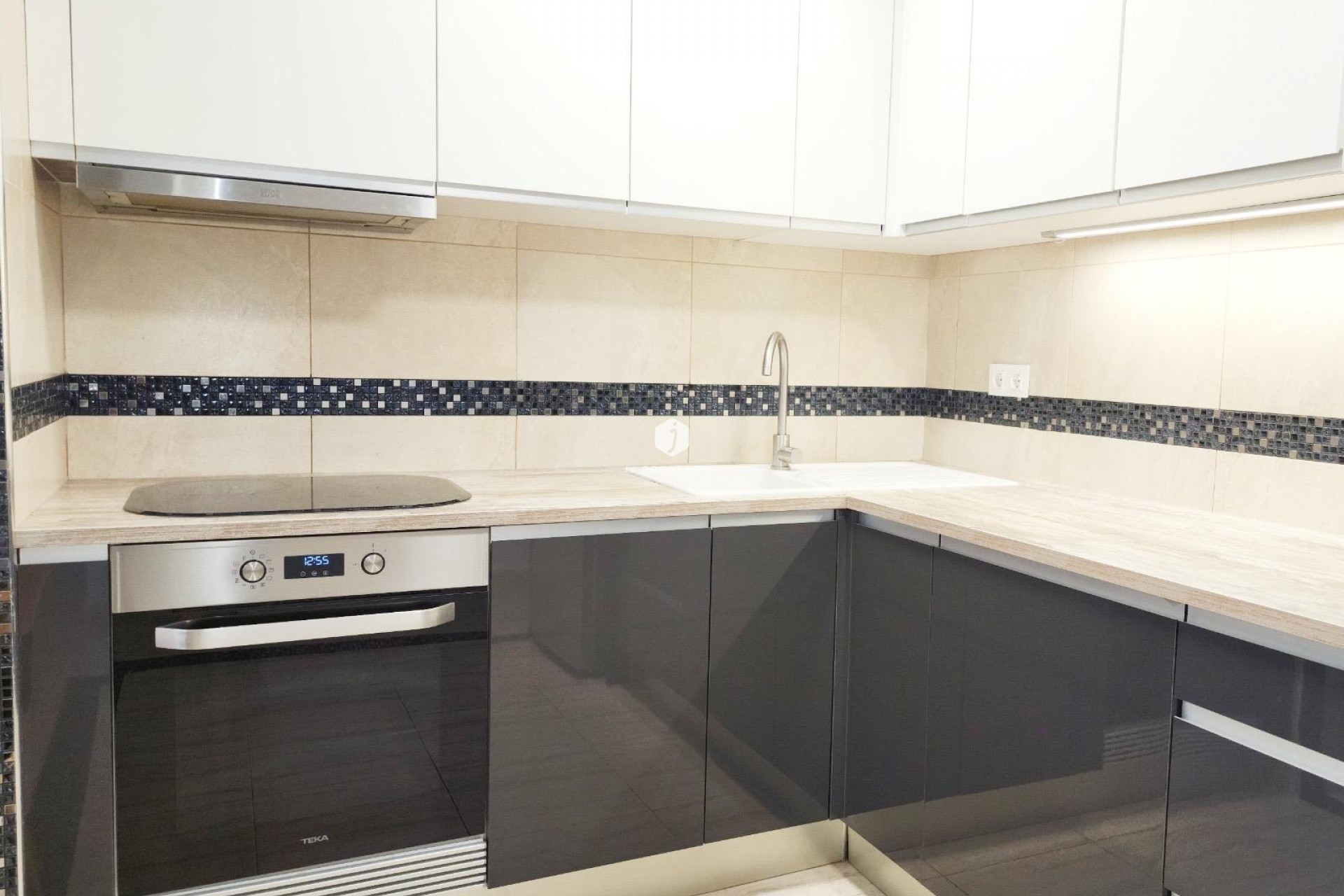 Resale - Apartment / flat -
Torrevieja - Playa del Cura