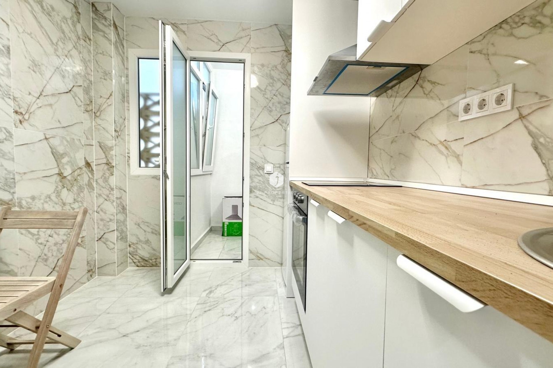 Resale - Apartment / flat -
Torrevieja - Playa del Cura