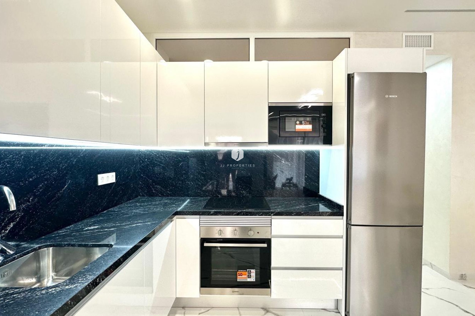 Resale - Apartment / flat -
Torrevieja - Playa del Cura