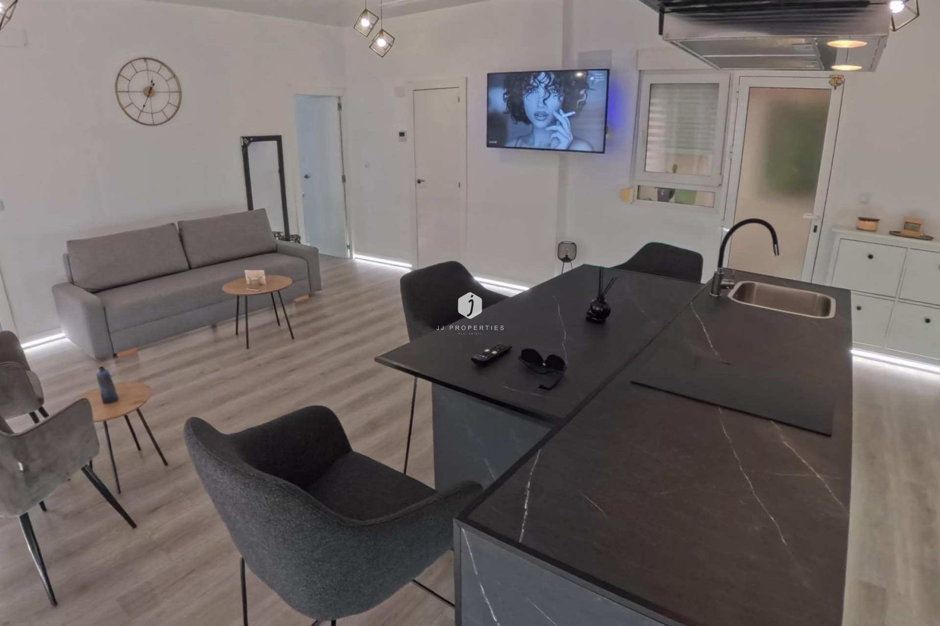 Resale - Apartment / flat -
Torrevieja - Playa del Cura