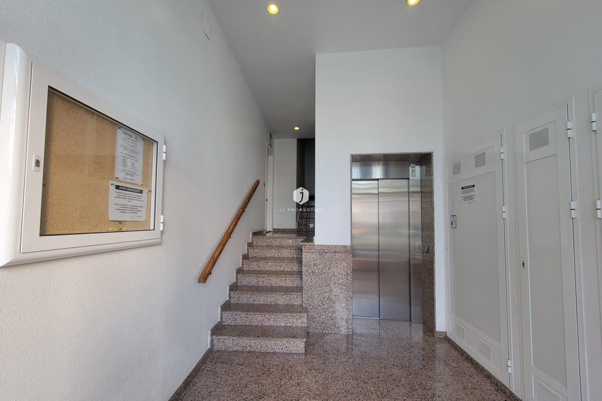 Resale - Apartment / flat -
Torrevieja - Playa del Cura