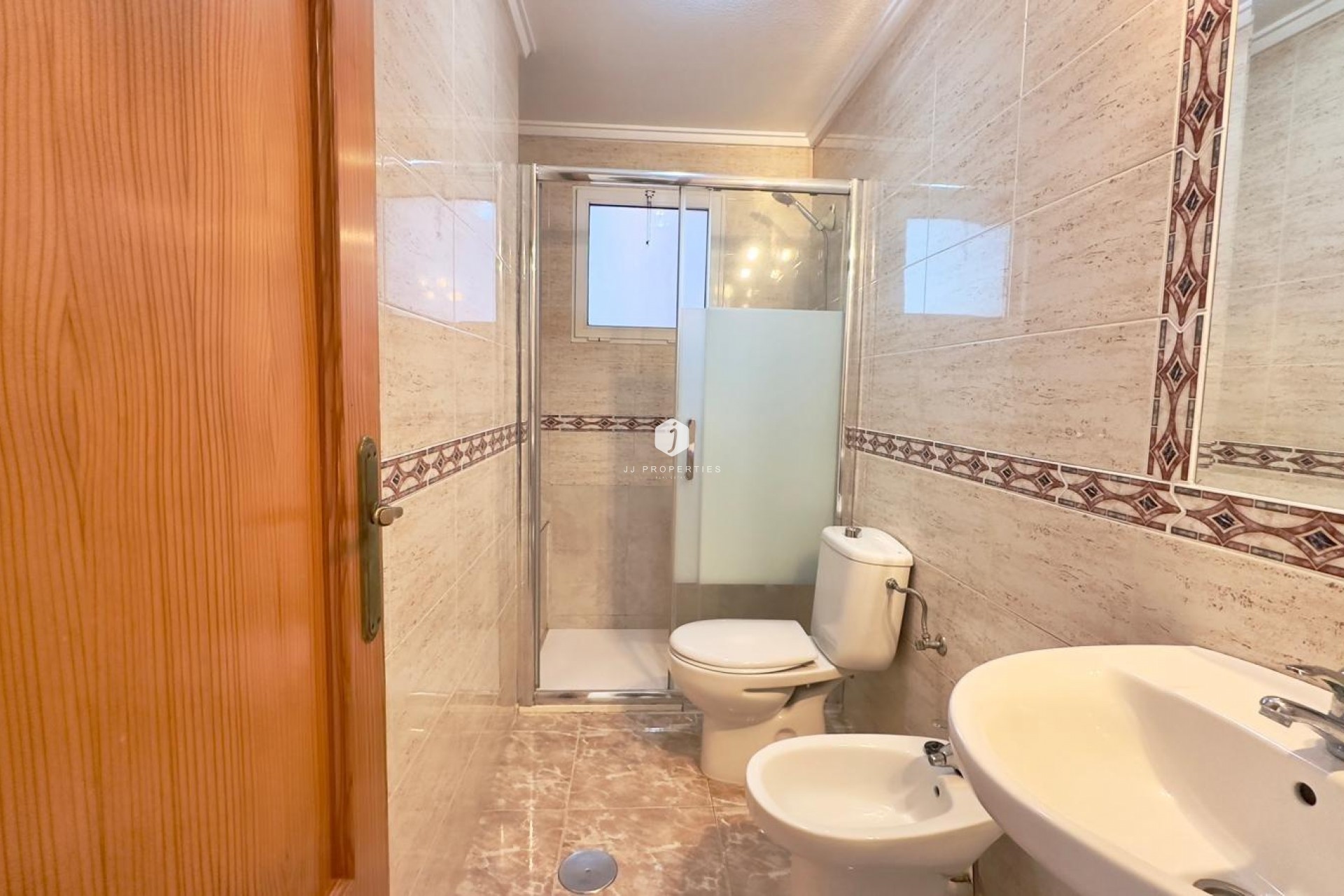 Resale - Apartment / flat -
Torrevieja - Playa del Cura