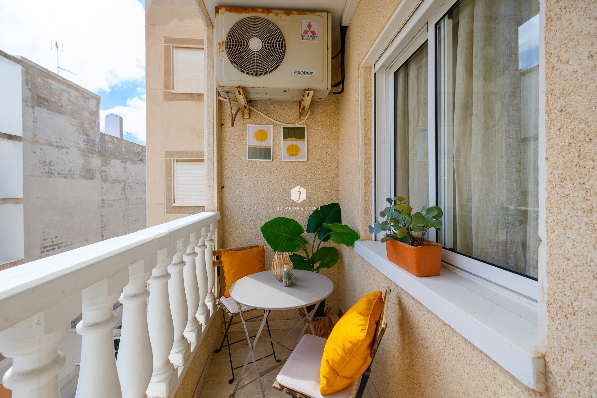 Resale - Apartment / flat -
Torrevieja - Playa del Cura