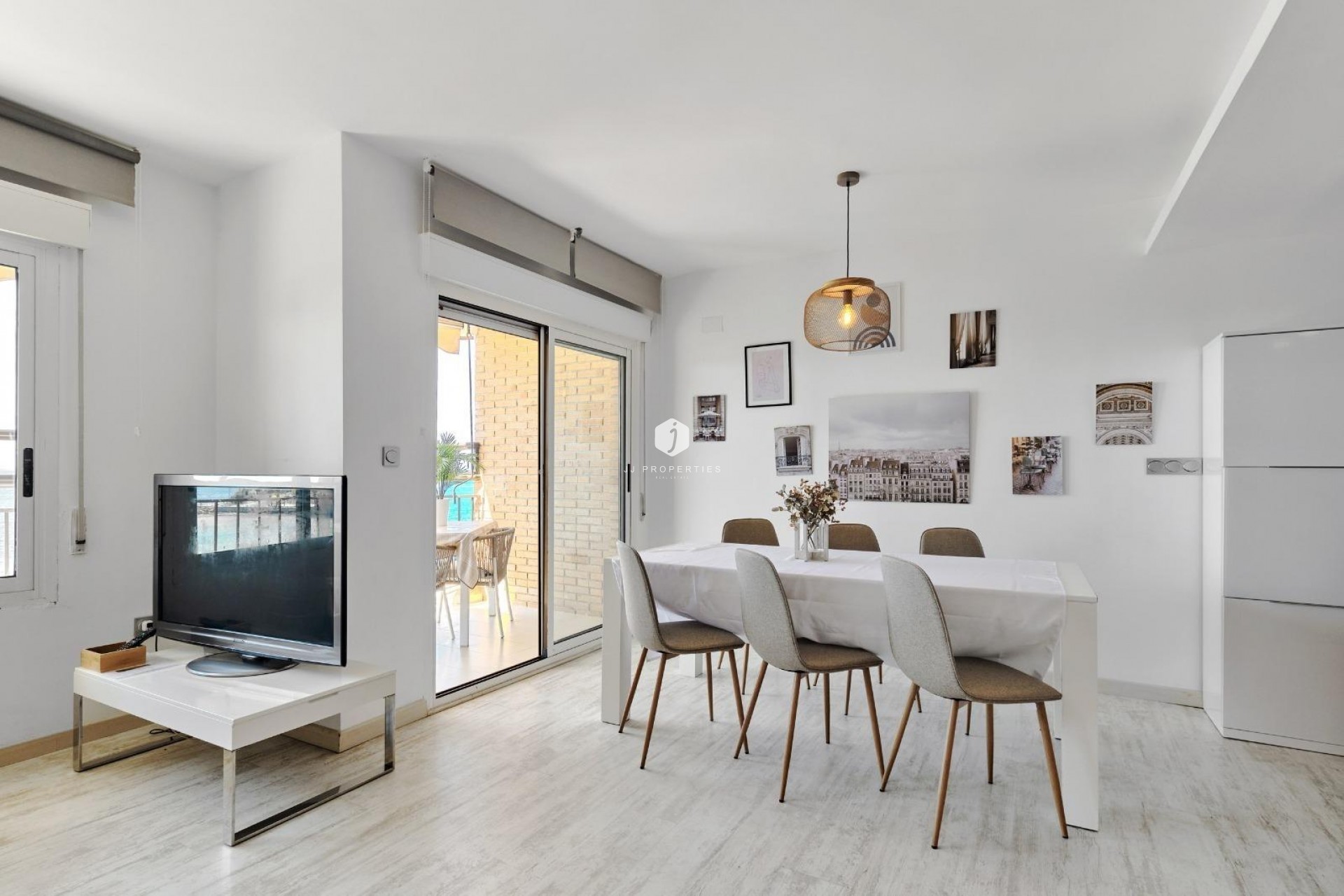 Resale - Apartment / flat -
Torrevieja - Playa del Cura