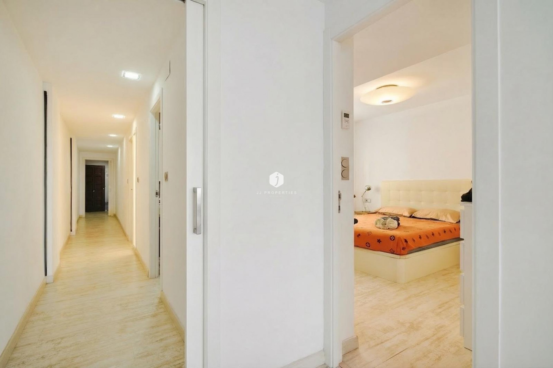 Resale - Apartment / flat -
Torrevieja - Playa del Cura