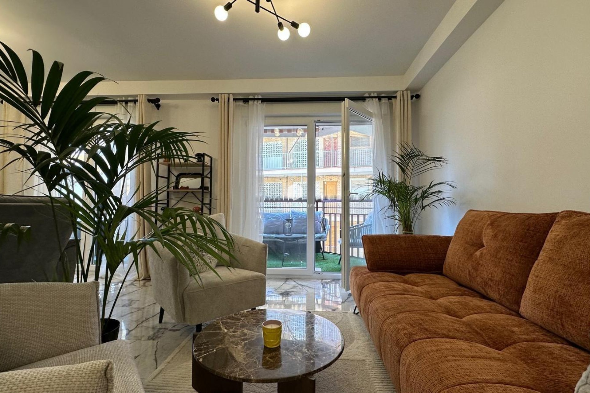 Resale - Apartment / flat -
Torrevieja - Playa del Cura