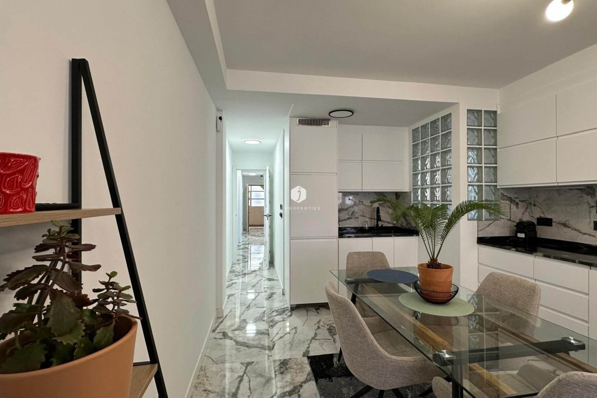 Resale - Apartment / flat -
Torrevieja - Playa del Cura