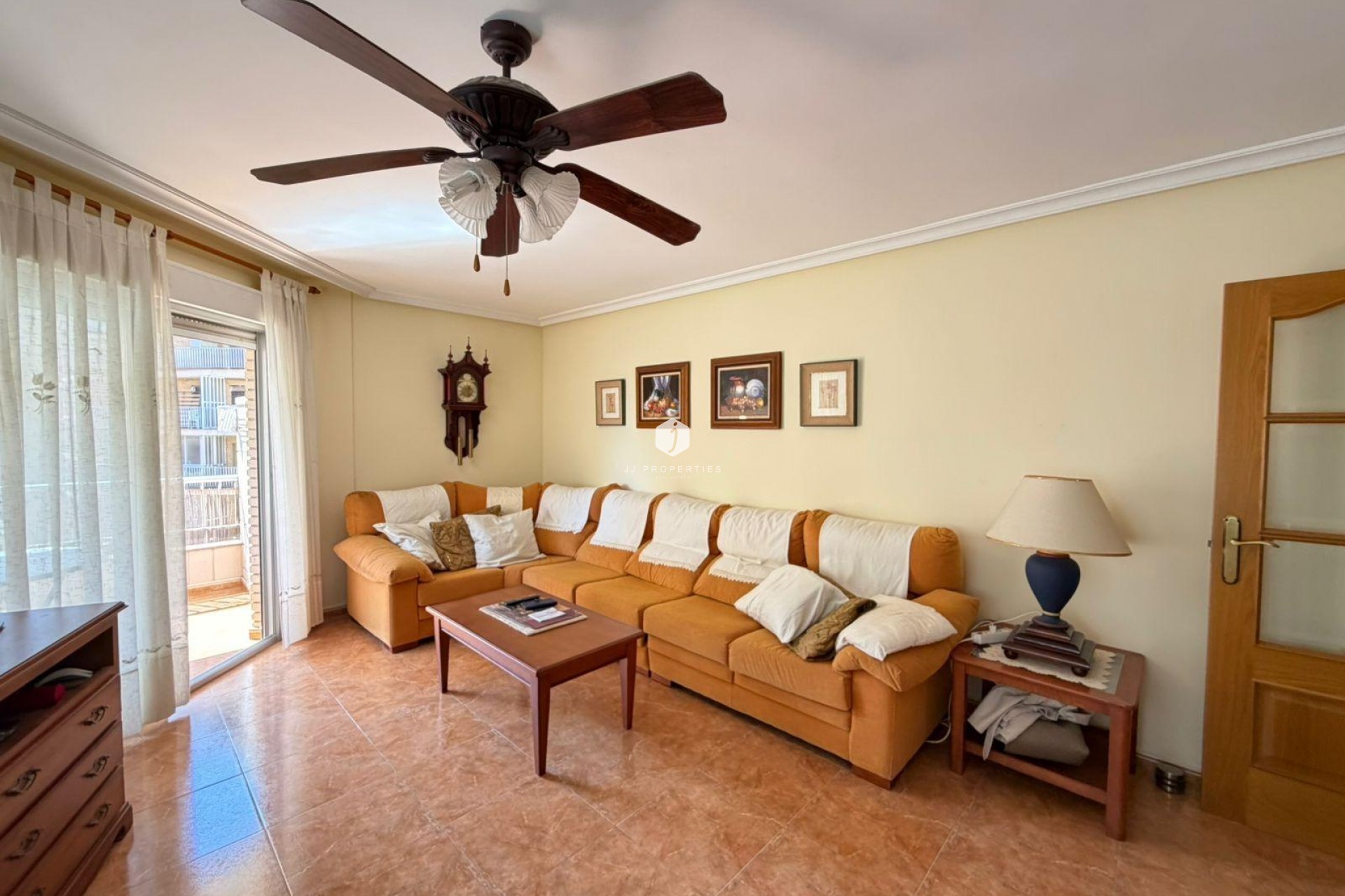 Resale - Apartment / flat -
Torrevieja - Playa del Cura