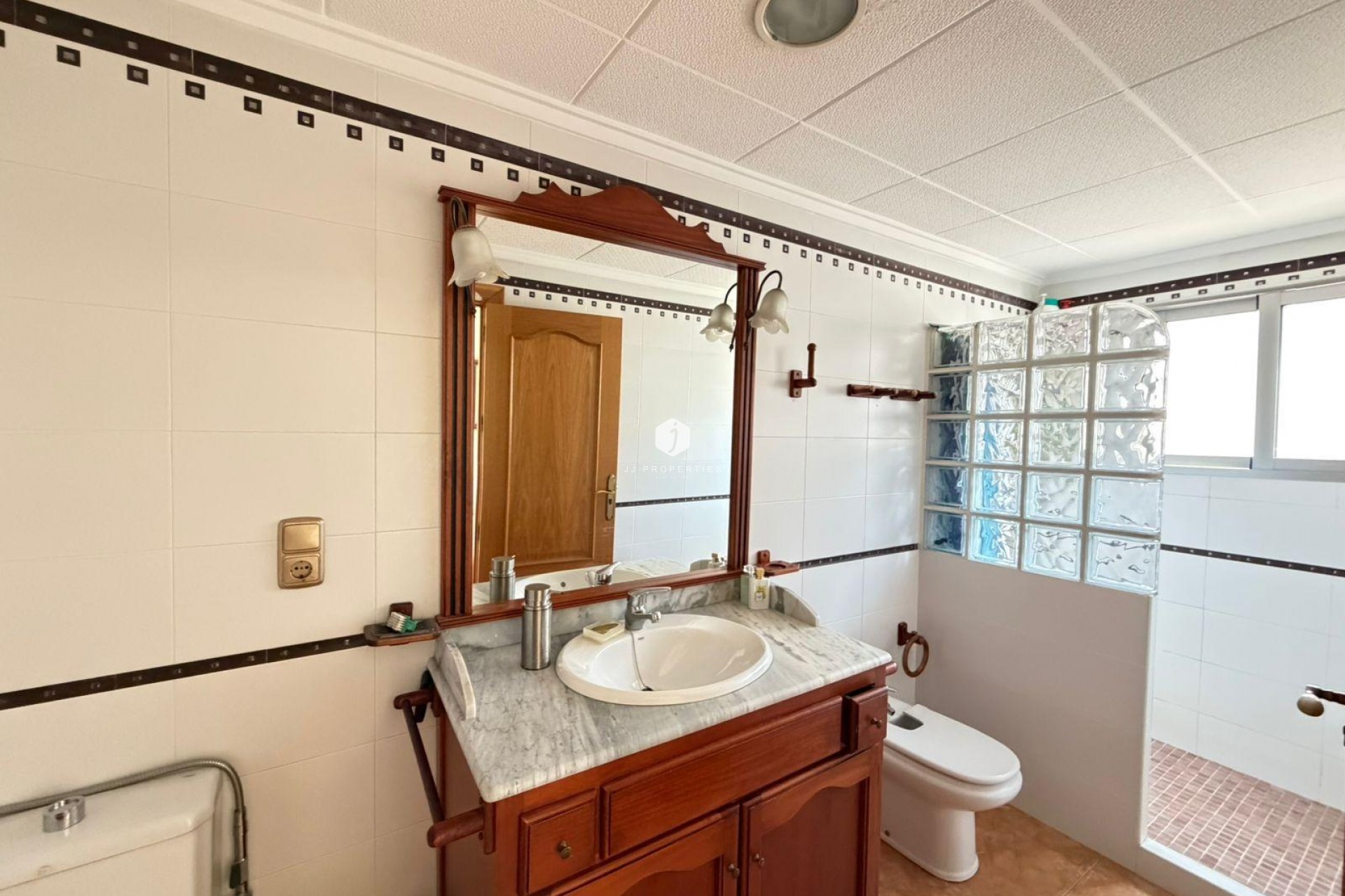 Resale - Apartment / flat -
Torrevieja - Playa del Cura