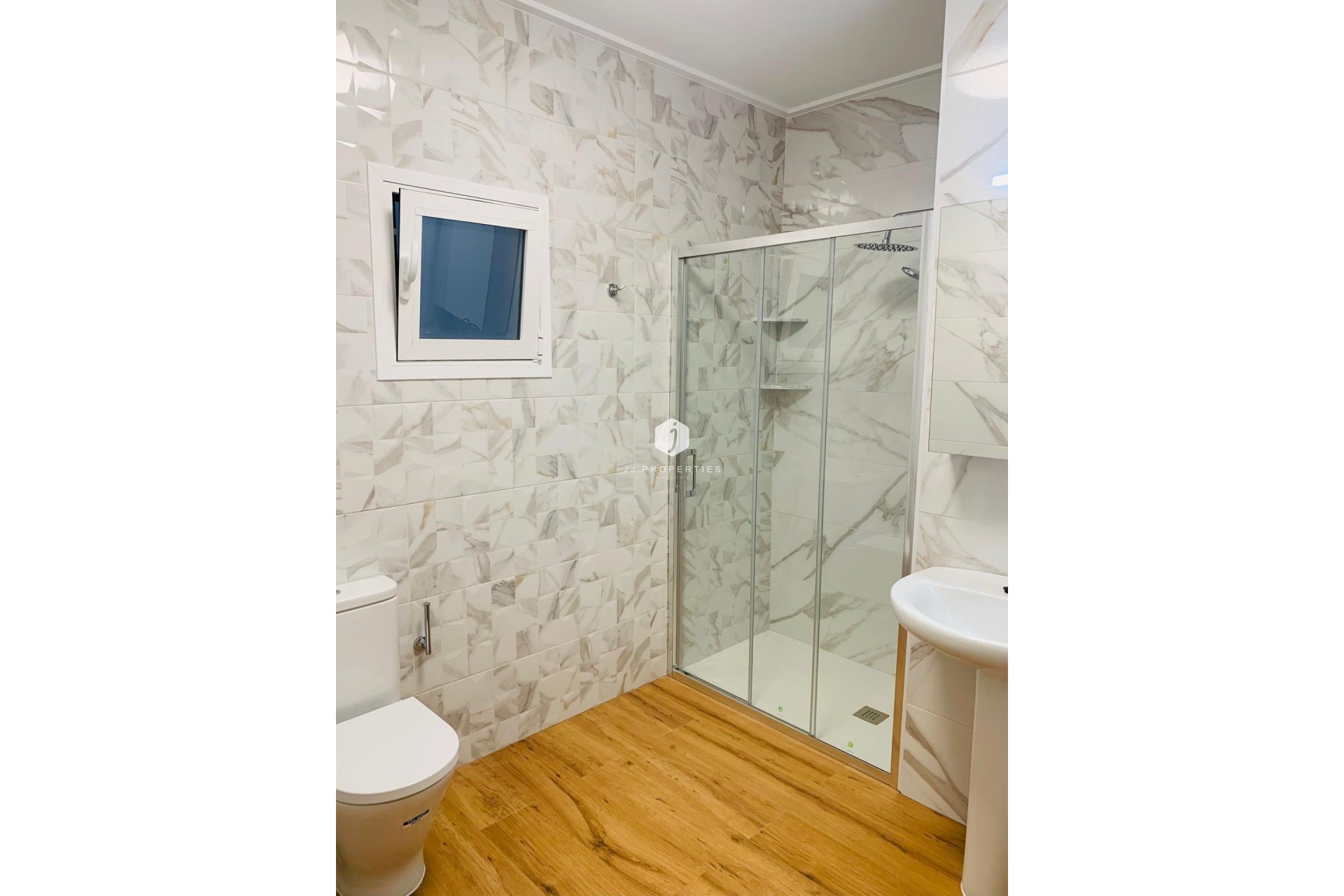 Resale - Apartment / flat -
Torrevieja - Playa del Cura